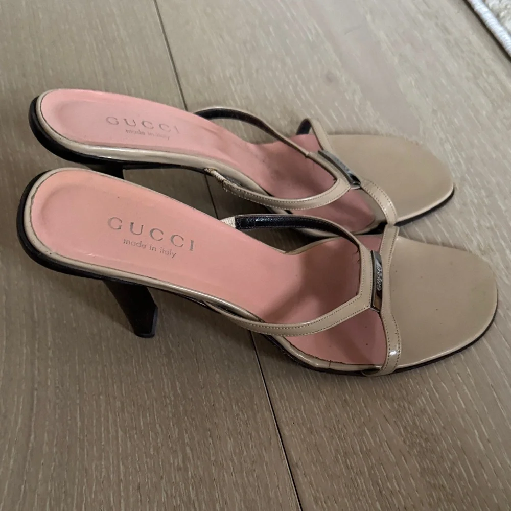 Gucci Beige Leather Double-Strap Slide Sandals with Pink Insole - Picture 3 of 8